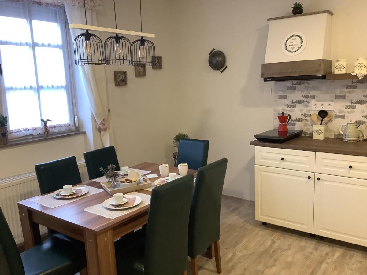 Ezuest Boroka Apartman Erlau Exterior foto