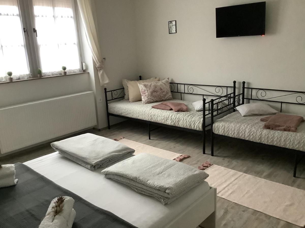 Ezuest Boroka Apartman Erlau Exterior foto
