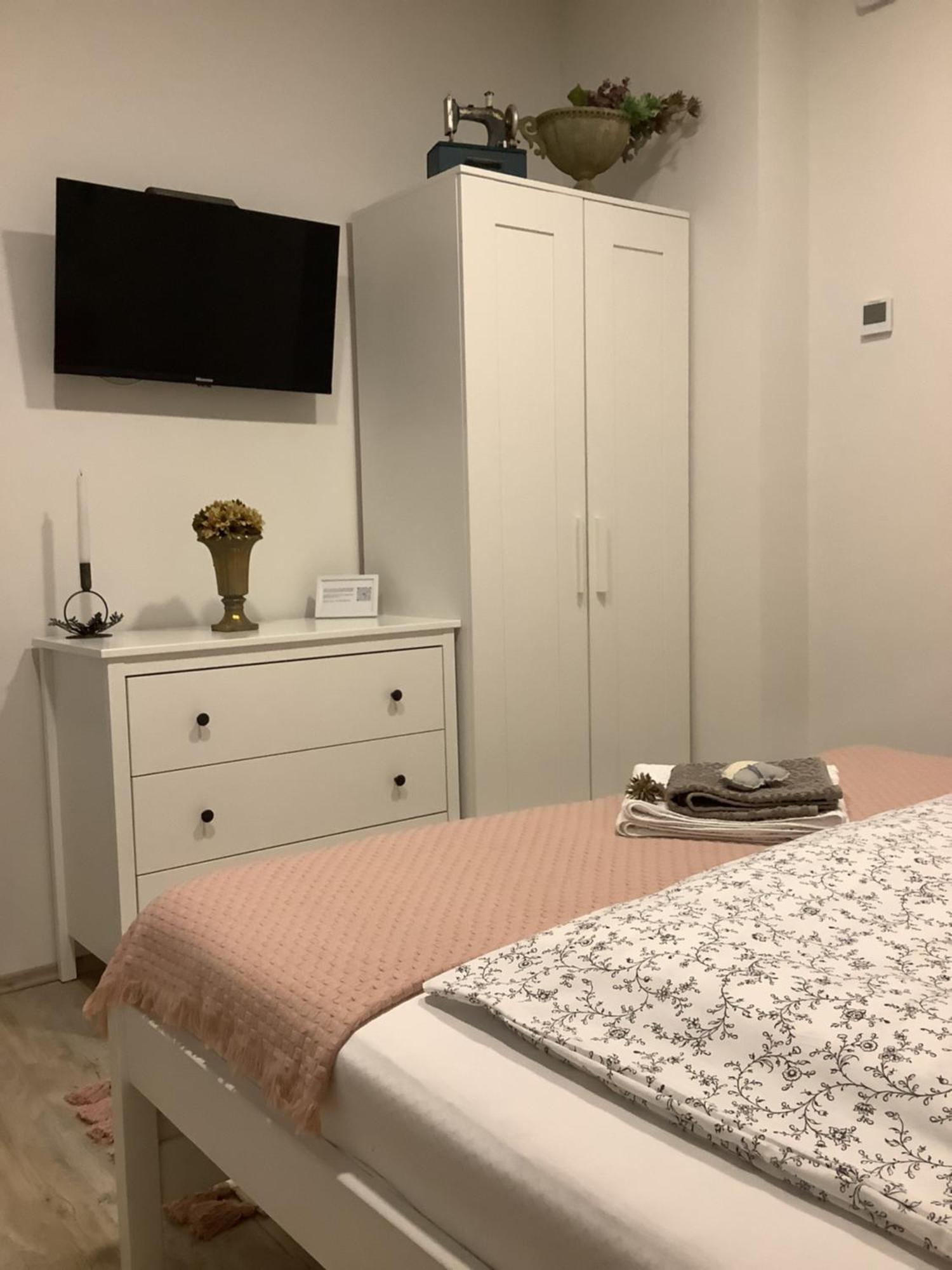 Ezuest Boroka Apartman Erlau Exterior foto